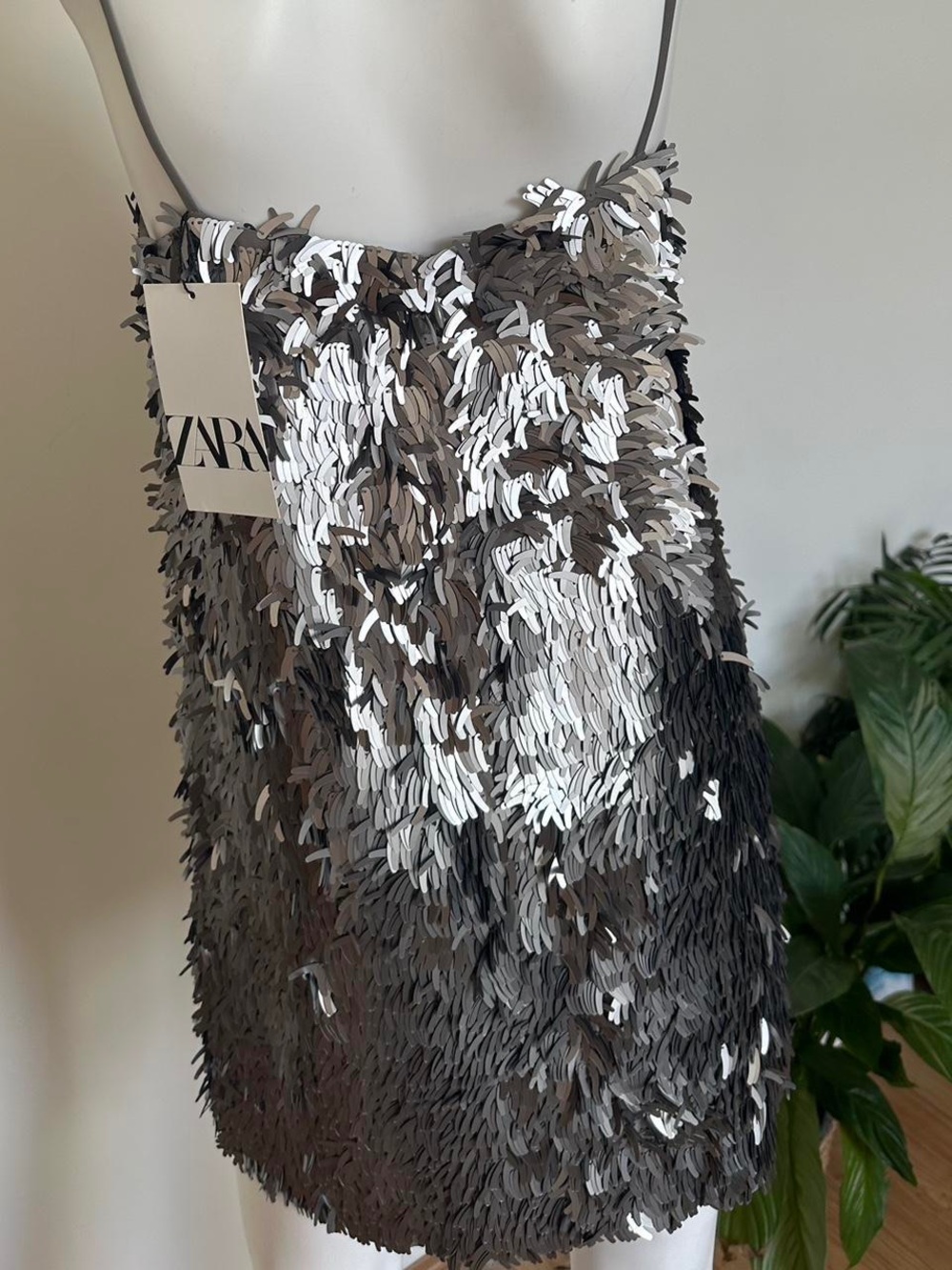 M & L. SHORT DRESS WITH SEQUINS - Picture 13 of 14